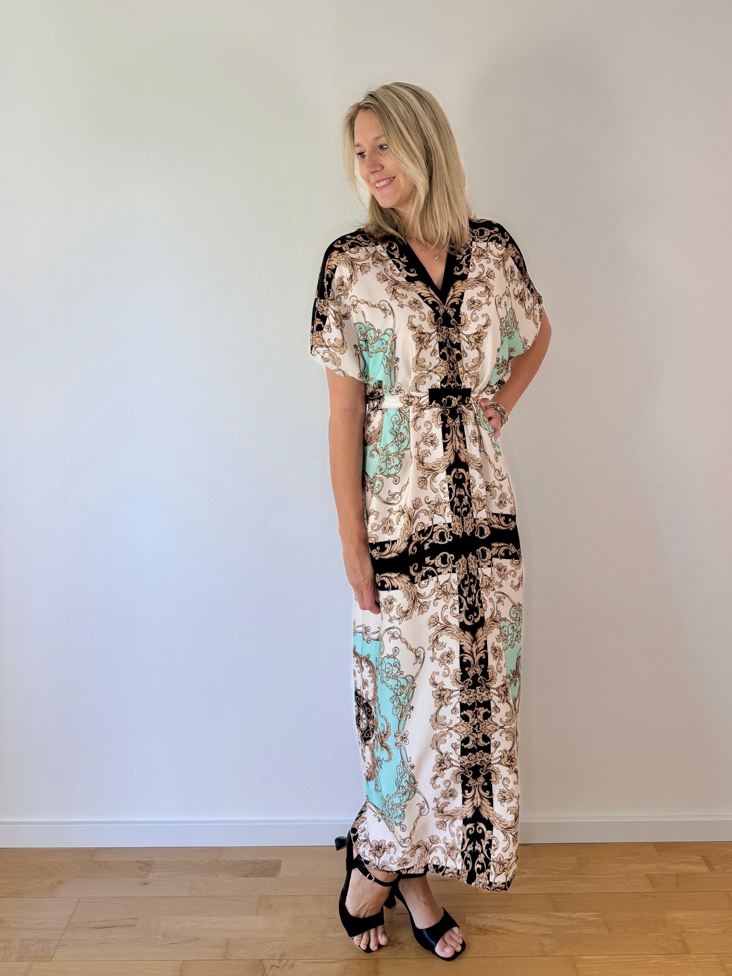 Nähanleitung HOLLY - Kleid im Kaftanlook mit Bindeband | Gr. 34-44 (PDF)