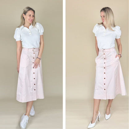 Rockschnitt Denise in Rosé – zweimal gestylt mit weißer Bluse: sportlich mit Sneakern und elegant mit Pumps. Das Midirock-Schnittmuster von Sew4me mit Knopfleiste und Nahttaschen.